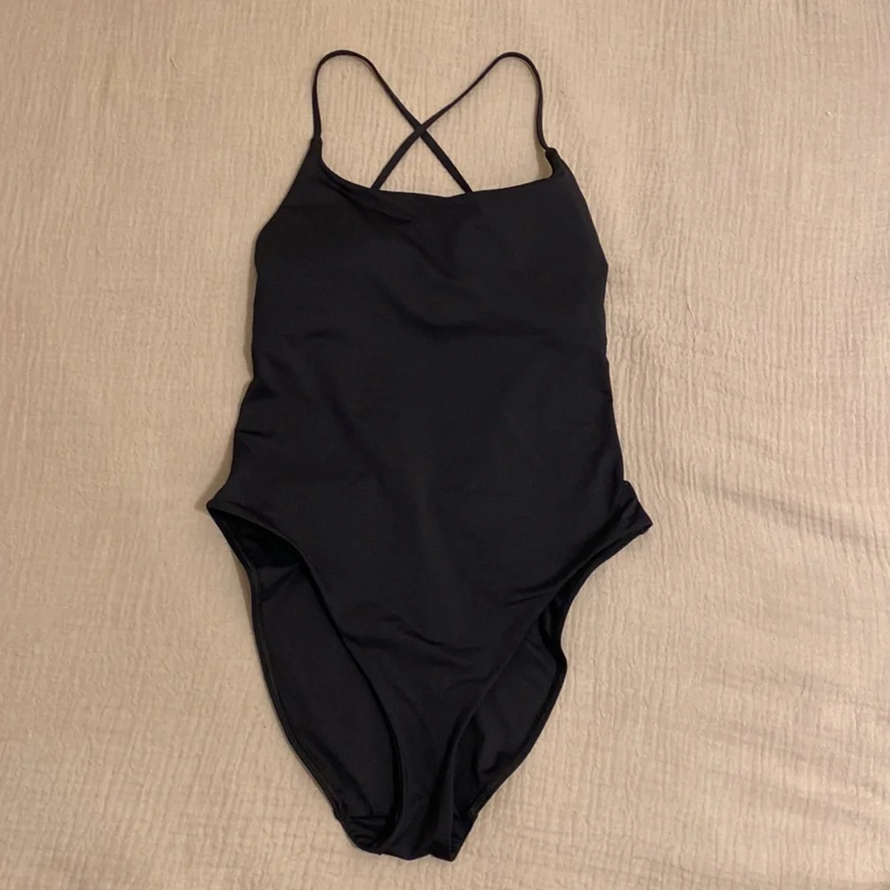 EVERLANE RENEW Black Strappy One-Piece Swimsuit. Size M - Picture 4 of 7
